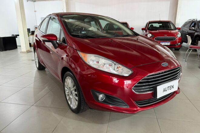 FORD FIESTA 1.6 4 PTAS TITANIUM 2016 CON 120000KM