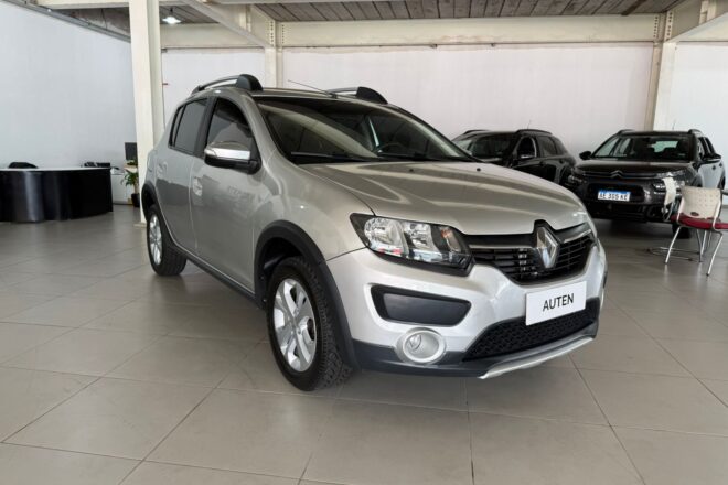 RENAULT SANDERO STEPWAY PRIVILEGE 2016 CON 102000KM