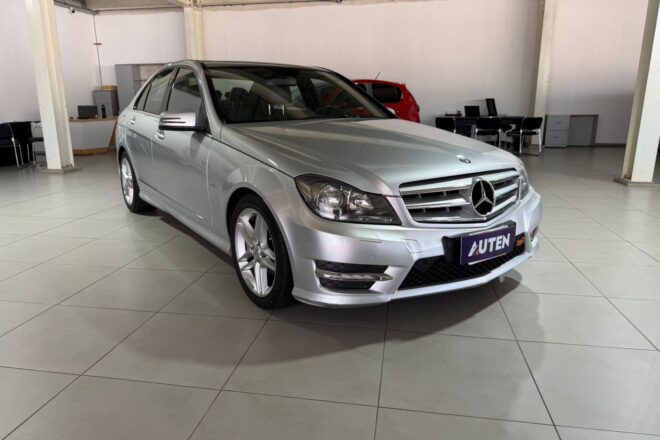 MERCEDES BENZ C250 2012 CON 151000KM