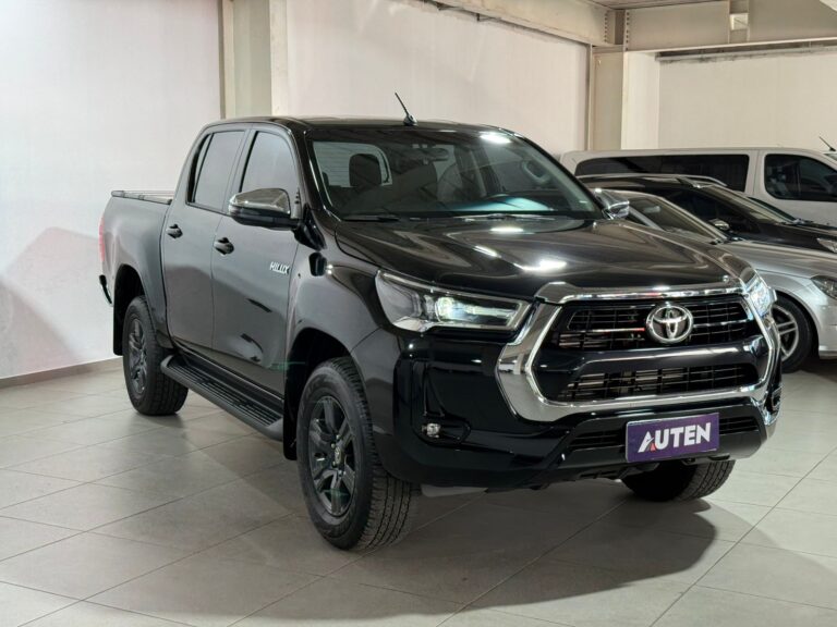 TOYOTA HILUX 4X2 DC SRV 6 MT 2021 CON 40000KM