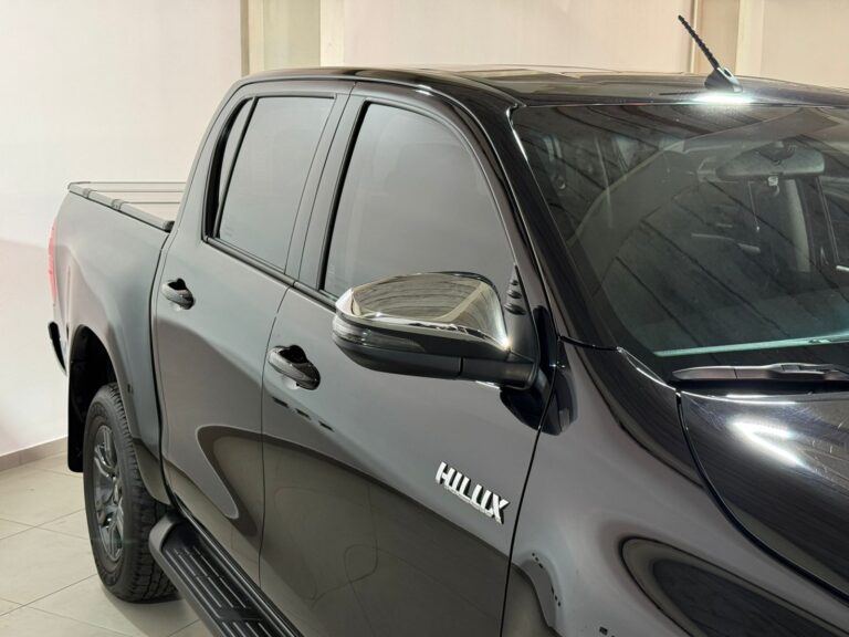 TOYOTA HILUX 4X2 DC SRV 6 MT 2021 CON 40000KM