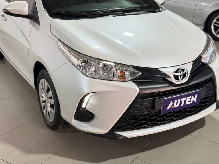 TOYOTA YARIS XS CVT 2026 CON 2800KM