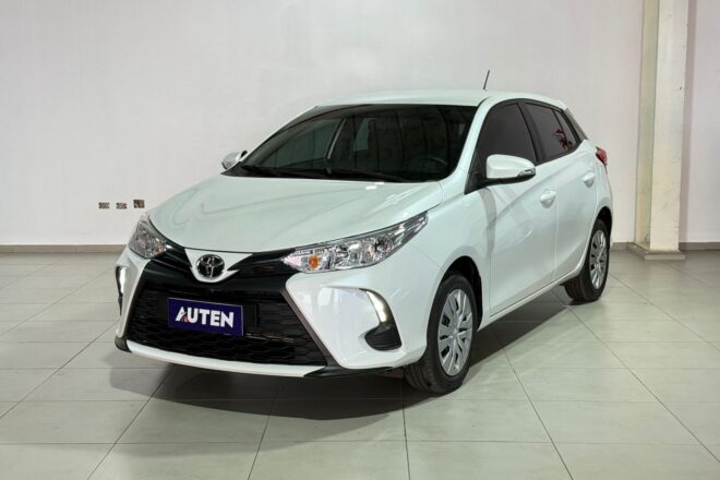 TOYOTA YARIS XS CVT 2026 CON 2800KM