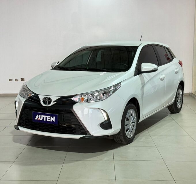 TOYOTA YARIS XS CVT 2026 CON 2800KM