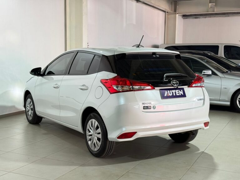 TOYOTA YARIS XS CVT 2026 CON 2800KM