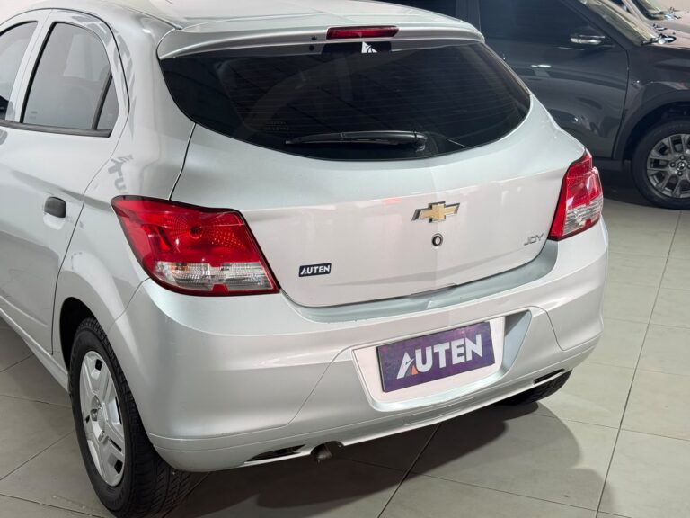 CHEVROLET ONIX LS + 2017 CON 125000KM