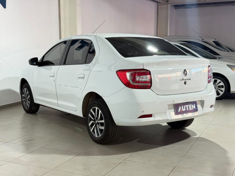 RENAULT LOGAN INTENS 2024 CON 37000KM