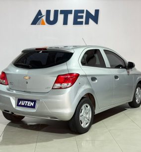 CHEVROLET ONIX LS + 2017 CON 125000KM