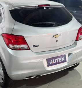 CHEVROLET ONIX LS + 2017 CON 125000KM