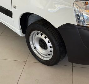 CITROEN BERLINGO FURGON BUSINESS 2024 CON 54000KM