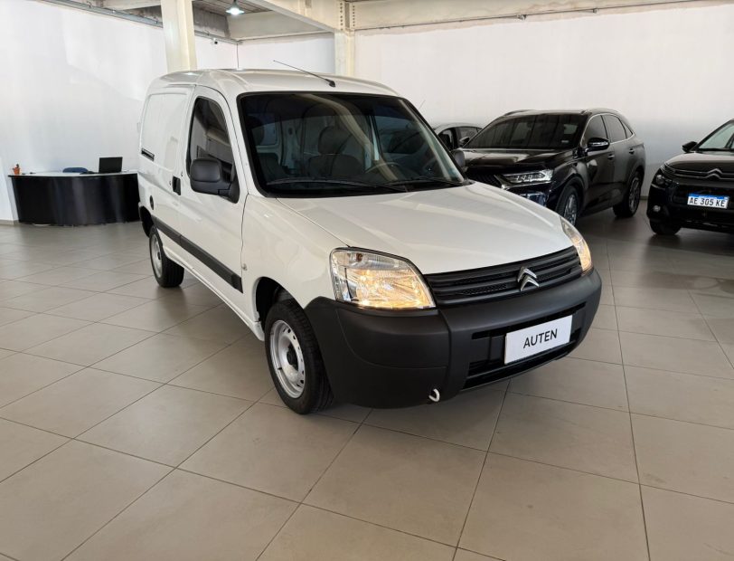 CITROEN BERLINGO FURGON BUSINESS 2024 CON 54000KM