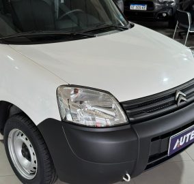 CITROEN BERLINGO FURGON BUSSINES 2024 CON 69000KM