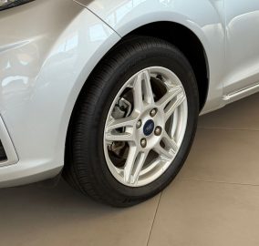 FORD FIESTA TITANIUM 2015 CON 120000KM