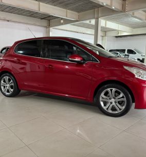 PEUGEOT 208 FELINE PACK CUIRE 2015 CON 130000KM