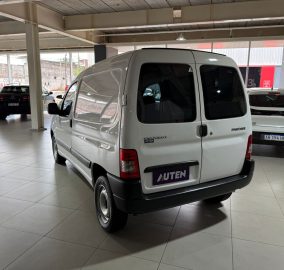PEUGEOT PARTNER PRESENCE 2015 CON 144000KM