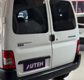 PEUGEOT PARTNER PRESENCE 2015 CON 144000KM