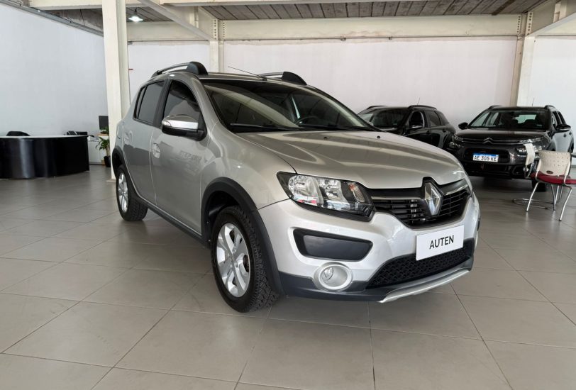RENAULT SANDERO STEPWAY PRIVILEGE 2016 CON 102000KM