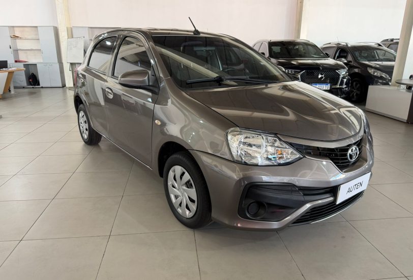 TOYOTA ETIOS XS 2018 CON 41000KM