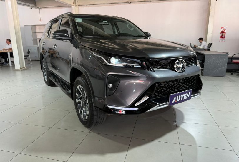 TOYOTA SW4 4X4 SRX TDI 6 AT 7A 2025 CON 19500KM