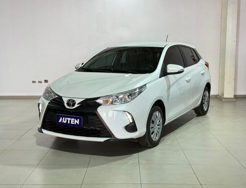 TOYOTA YARIS XS CVT 2026 CON 2800KM