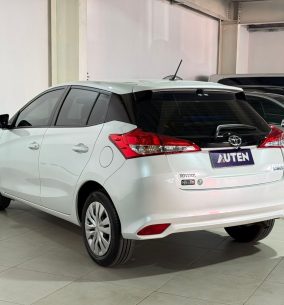 TOYOTA YARIS XS CVT 2026 CON 2800KM